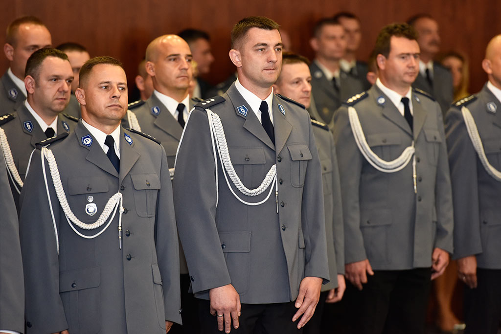 Świętowała policja. Były awanse i odznaczenia