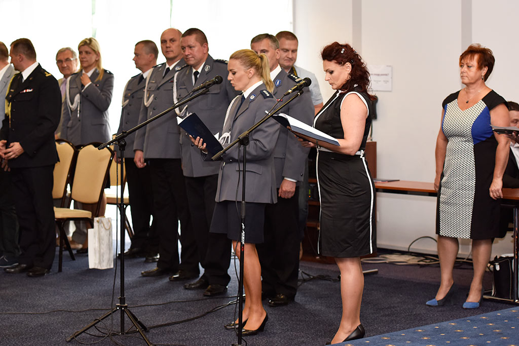 Świętowała policja. Były awanse i odznaczenia