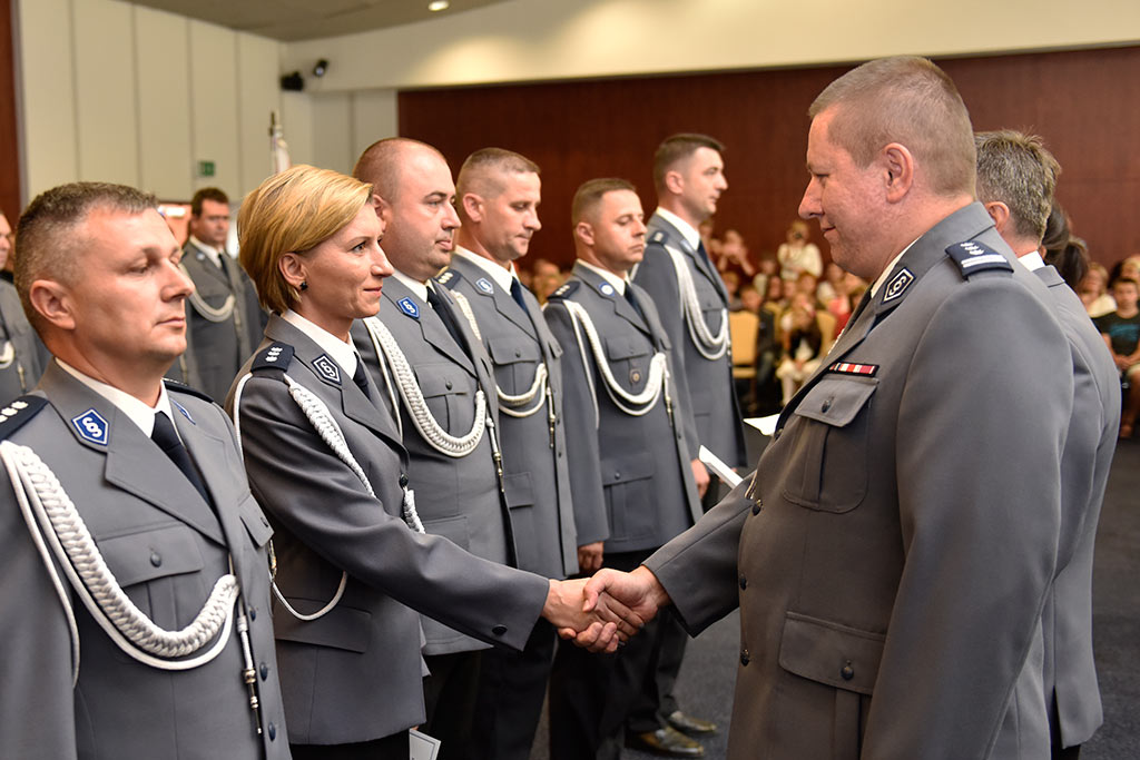 Świętowała policja. Były awanse i odznaczenia