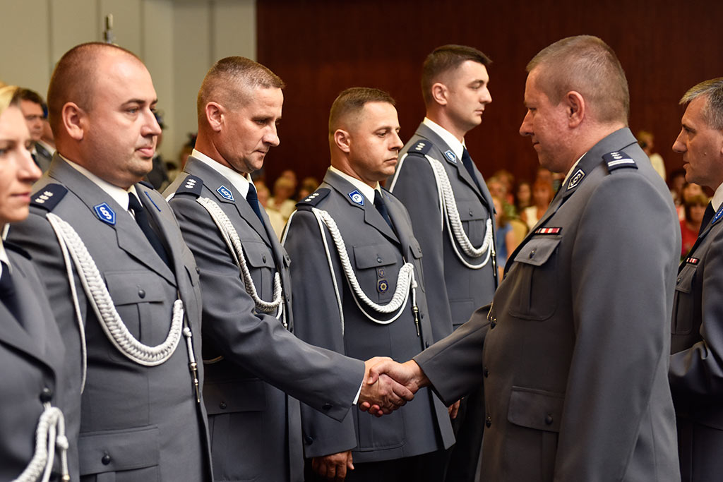 Świętowała policja. Były awanse i odznaczenia