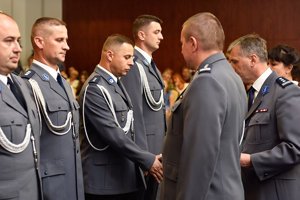 Świętowała policja. Były awanse i odznaczenia