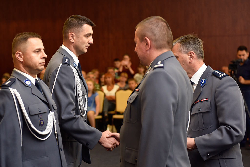 Świętowała policja. Były awanse i odznaczenia