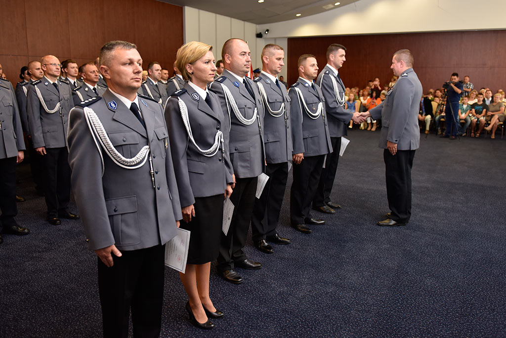 Świętowała policja. Były awanse i odznaczenia