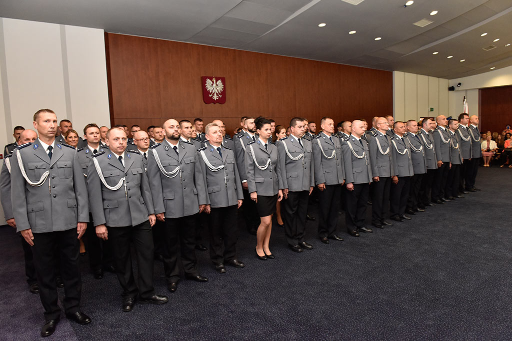 Świętowała policja. Były awanse i odznaczenia