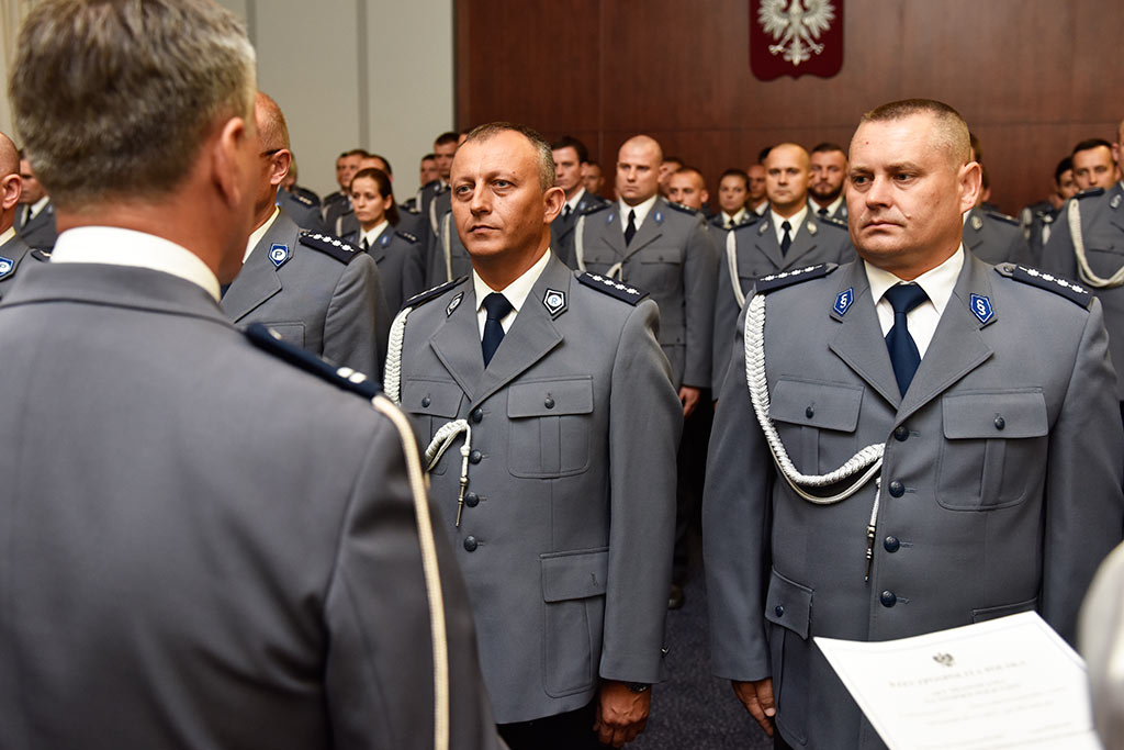 Świętowała policja. Były awanse i odznaczenia