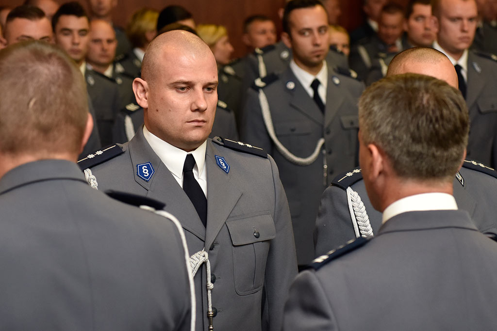 Świętowała policja. Były awanse i odznaczenia