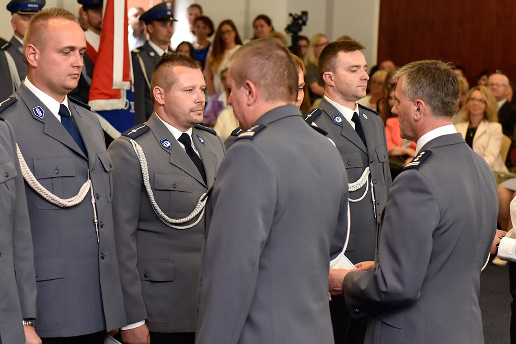 Świętowała policja. Były awanse i odznaczenia