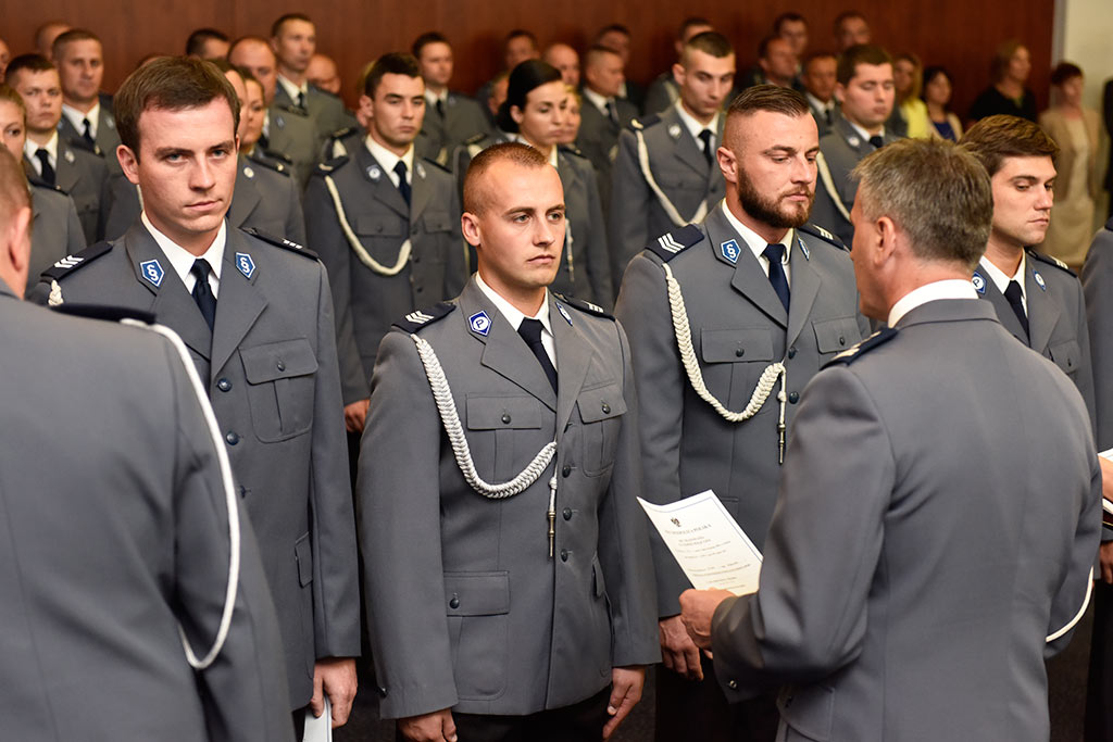 Świętowała policja. Były awanse i odznaczenia