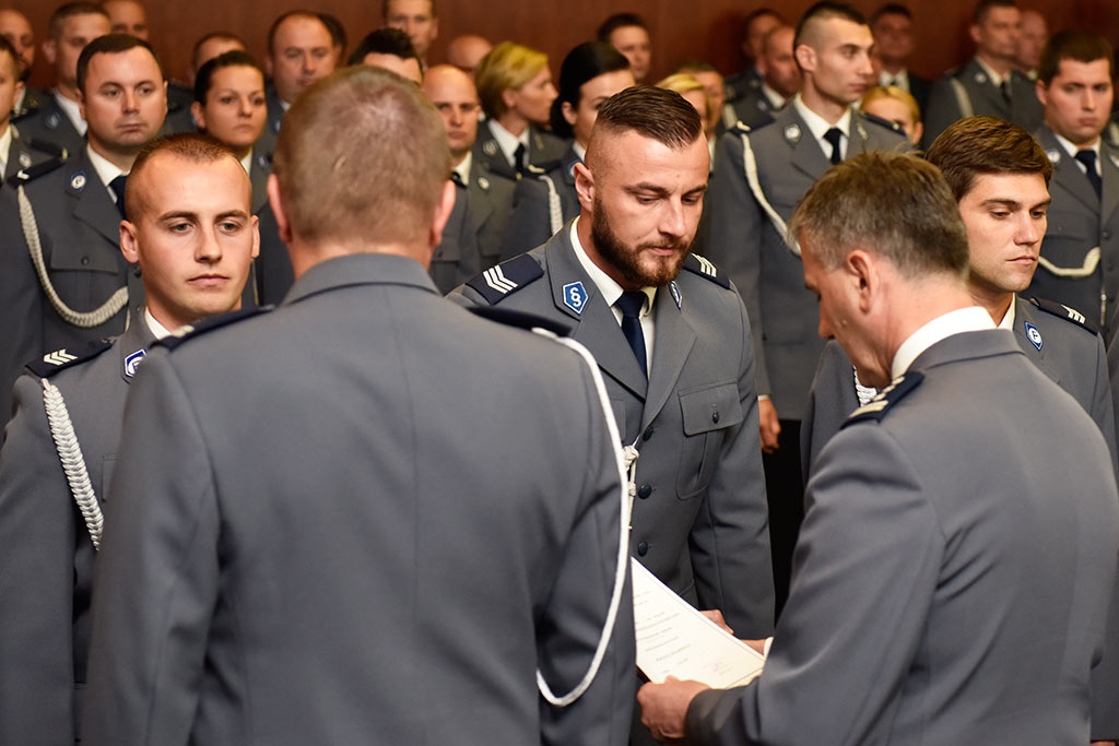 Świętowała policja. Były awanse i odznaczenia