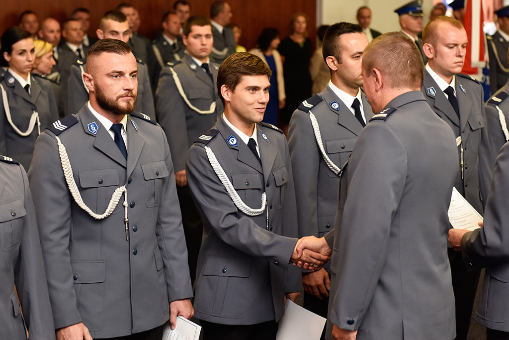 Świętowała policja. Były awanse i odznaczenia