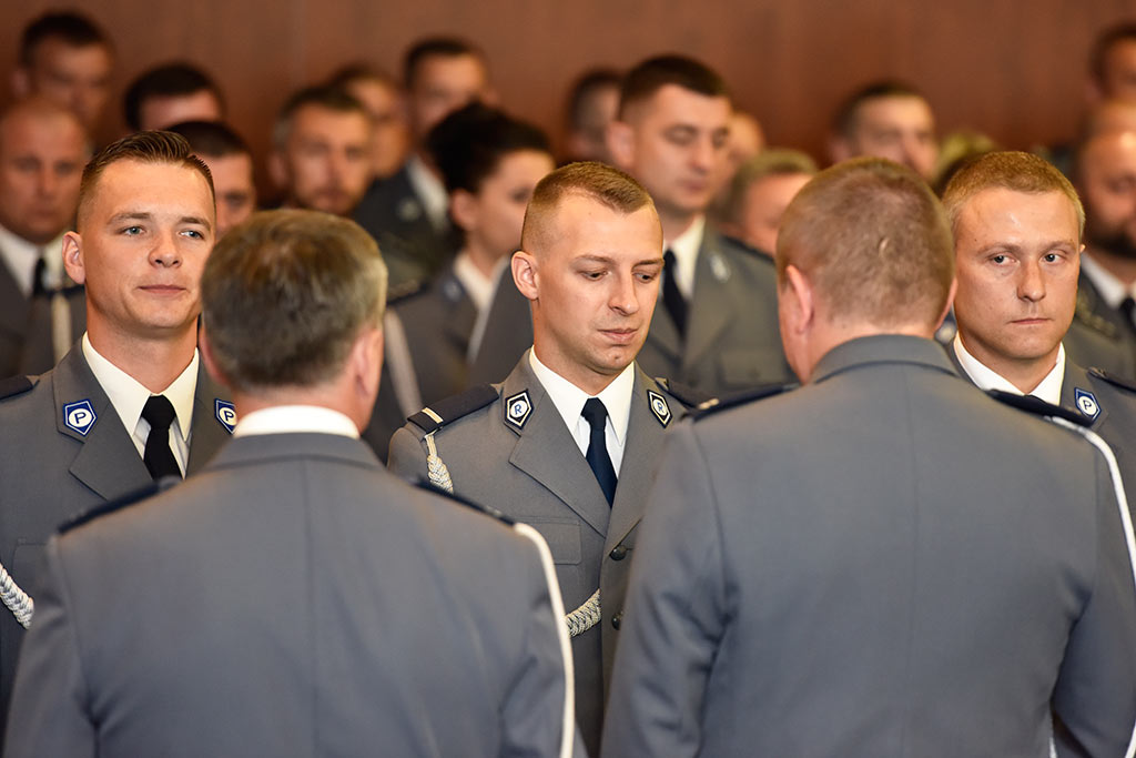 Świętowała policja. Były awanse i odznaczenia