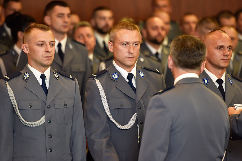 Świętowała policja. Były awanse i odznaczenia