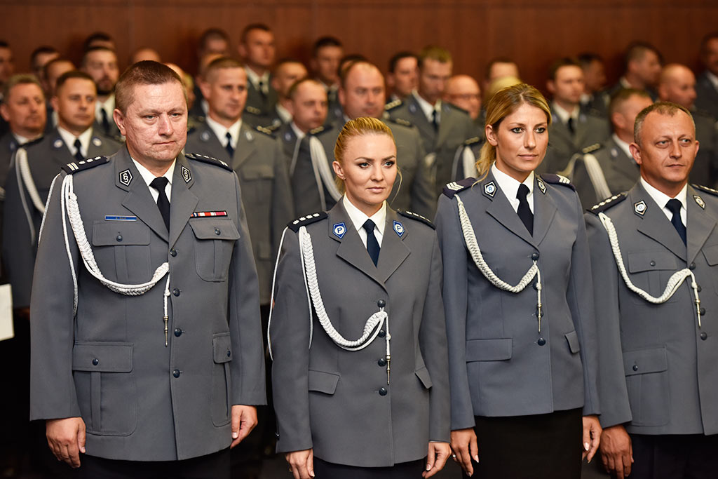 Świętowała policja. Były awanse i odznaczenia