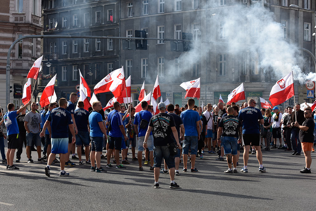 Kibice oddali hołd uczestnikom Powstania Warszawskiego