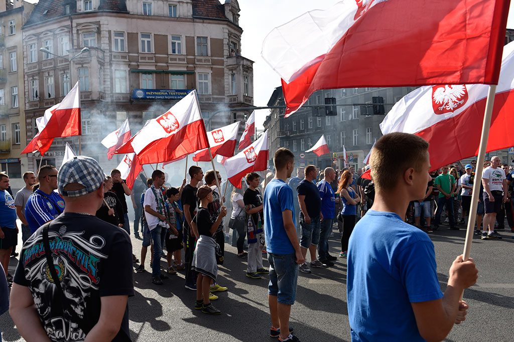 Kibice oddali hołd uczestnikom Powstania Warszawskiego