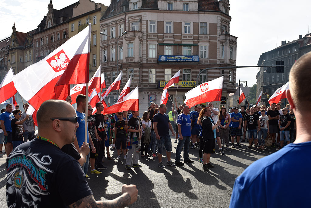 Kibice oddali hołd uczestnikom Powstania Warszawskiego