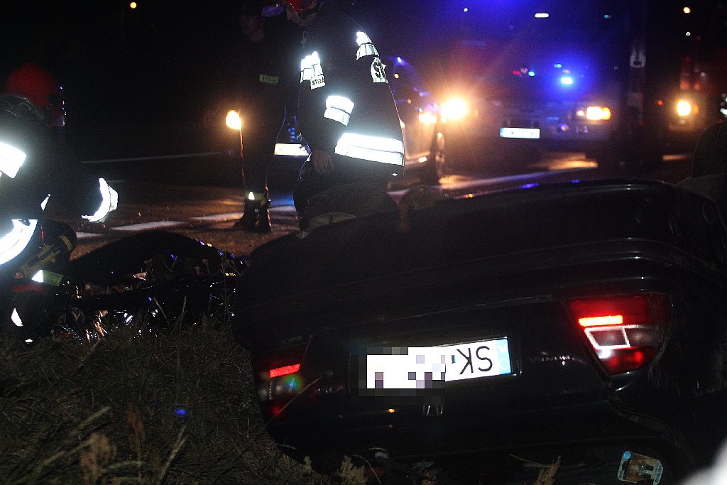 Tragiczny wypadek w Prochowicach. Dwie osoby nie żyją
