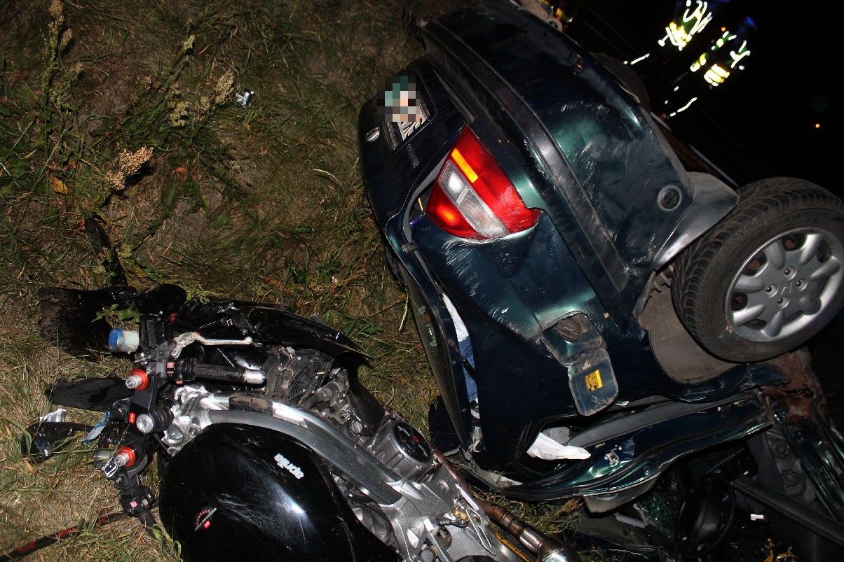 Tragiczny wypadek w Prochowicach. Dwie osoby nie żyją