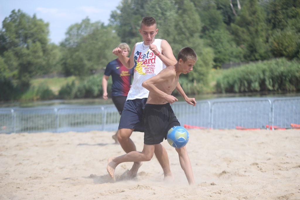 Na Kormoranie grali w plażową piłkę nożną