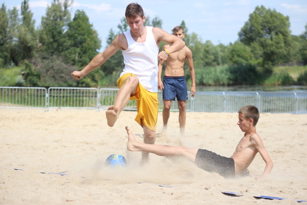 Na Kormoranie grali w plażową piłkę nożną