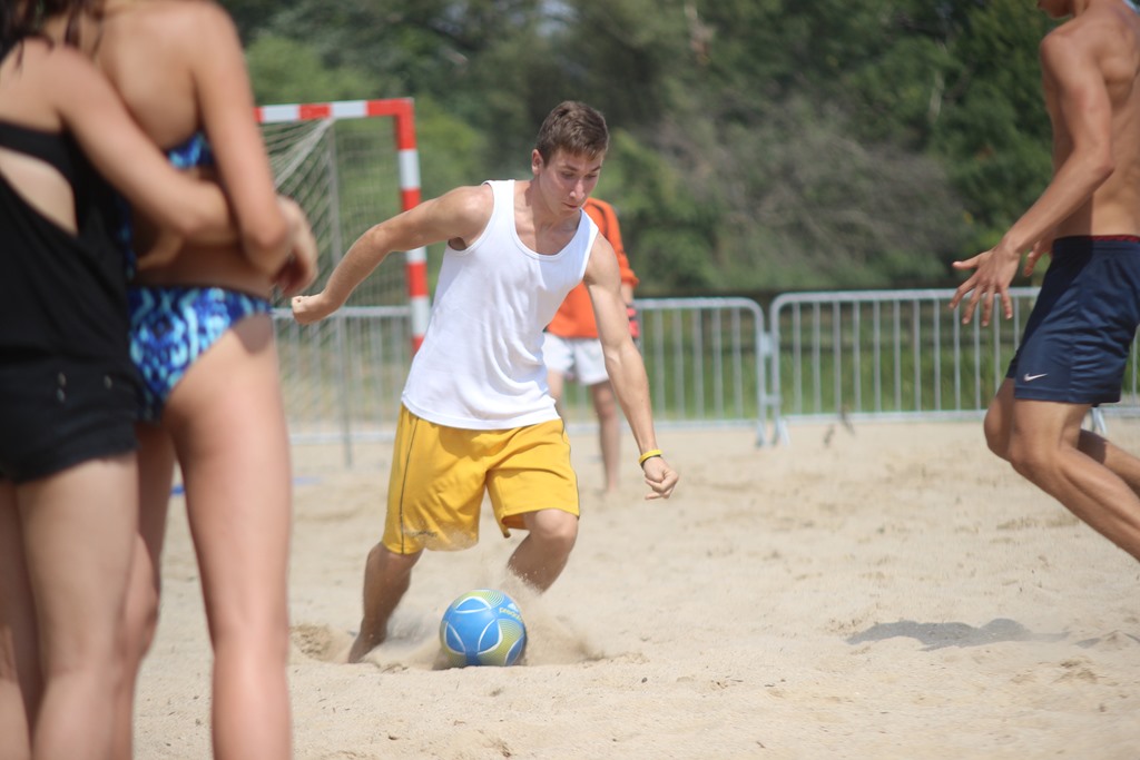 Na Kormoranie grali w plażową piłkę nożną