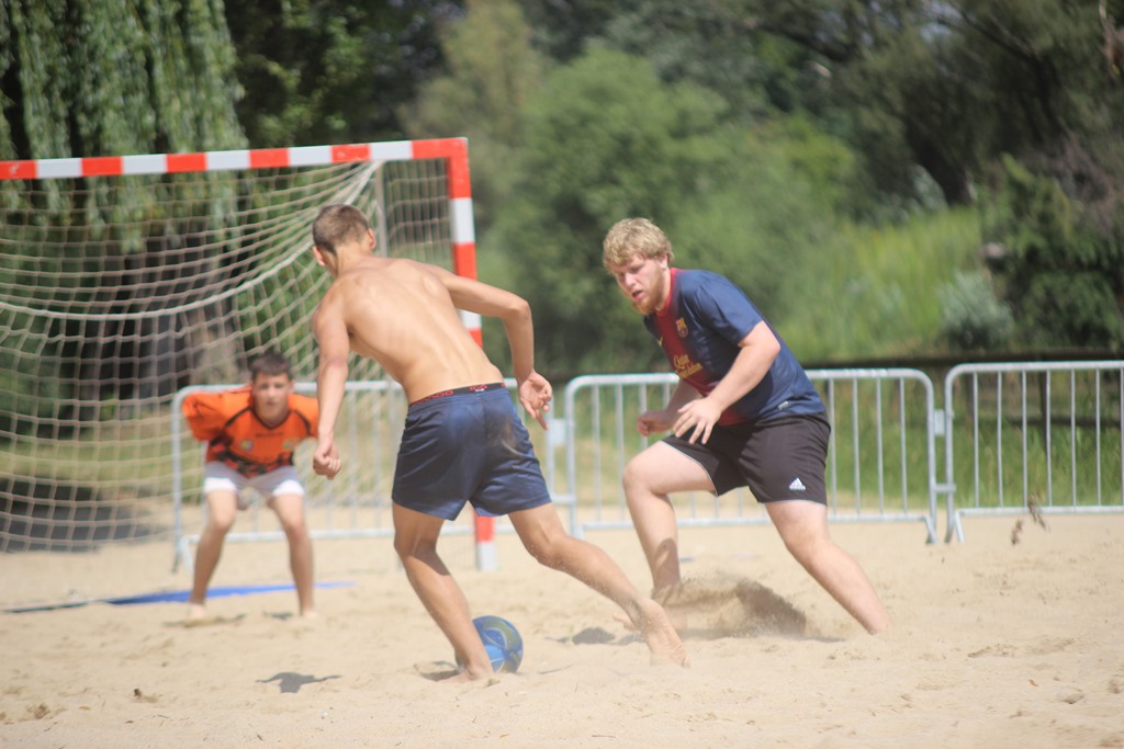 Na Kormoranie grali w plażową piłkę nożną