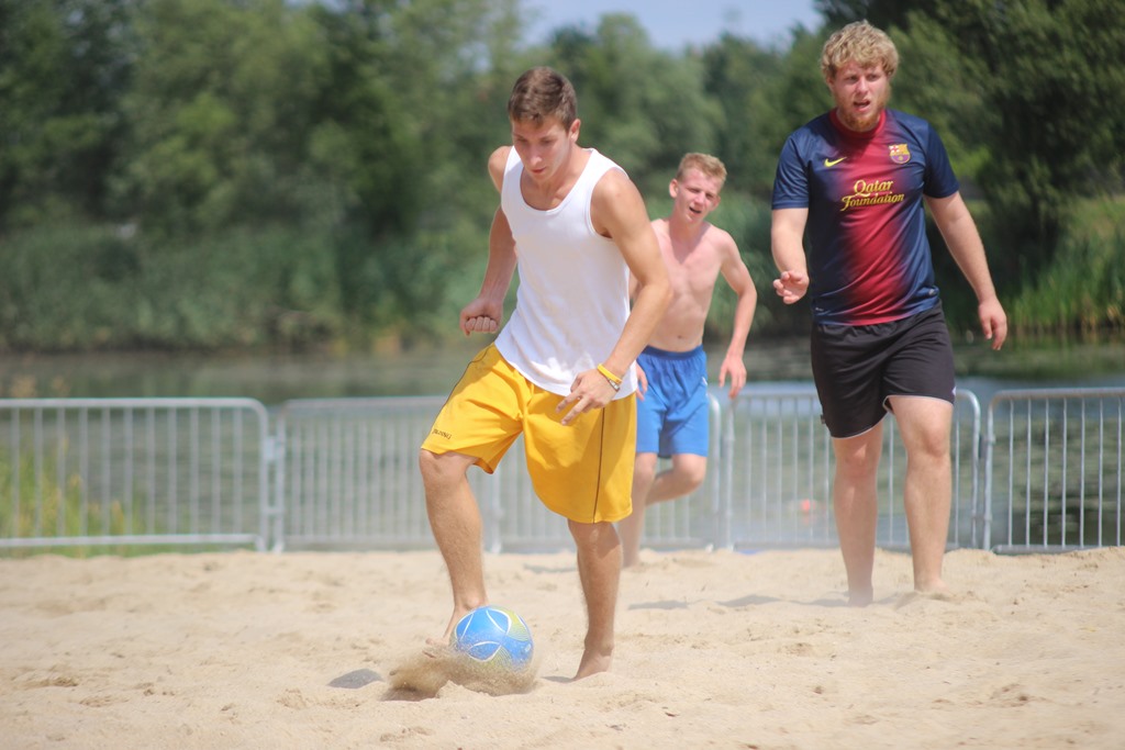 Na Kormoranie grali w plażową piłkę nożną