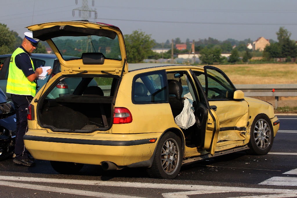Kolizja trzech samochodów na obwodnicy zachodniej