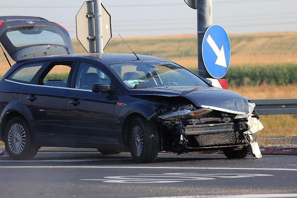 Kolizja trzech samochodów na obwodnicy zachodniej
