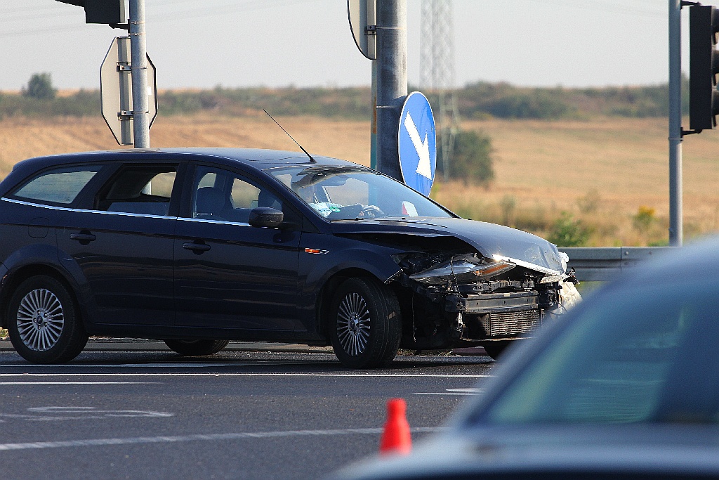 Kolizja trzech samochodów na obwodnicy zachodniej
