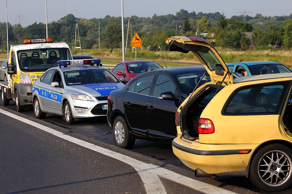 Kolizja trzech samochodów na obwodnicy zachodniej