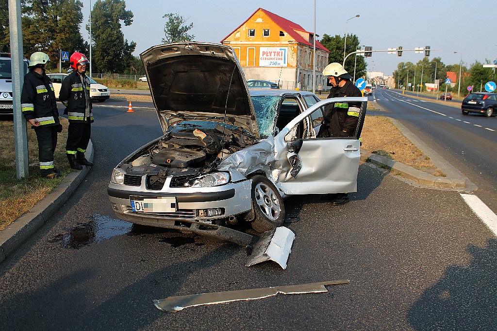 Wjechał samochodem w autobus MPK
