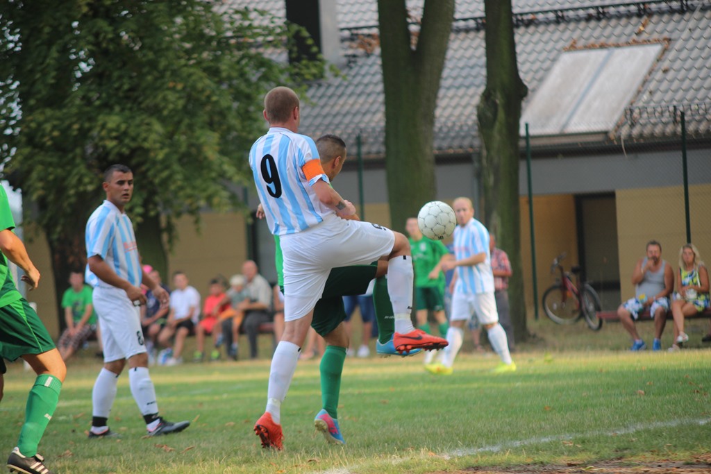 Klasa A: KS Legnickie Pole - Albatros 3:0 (2:0)