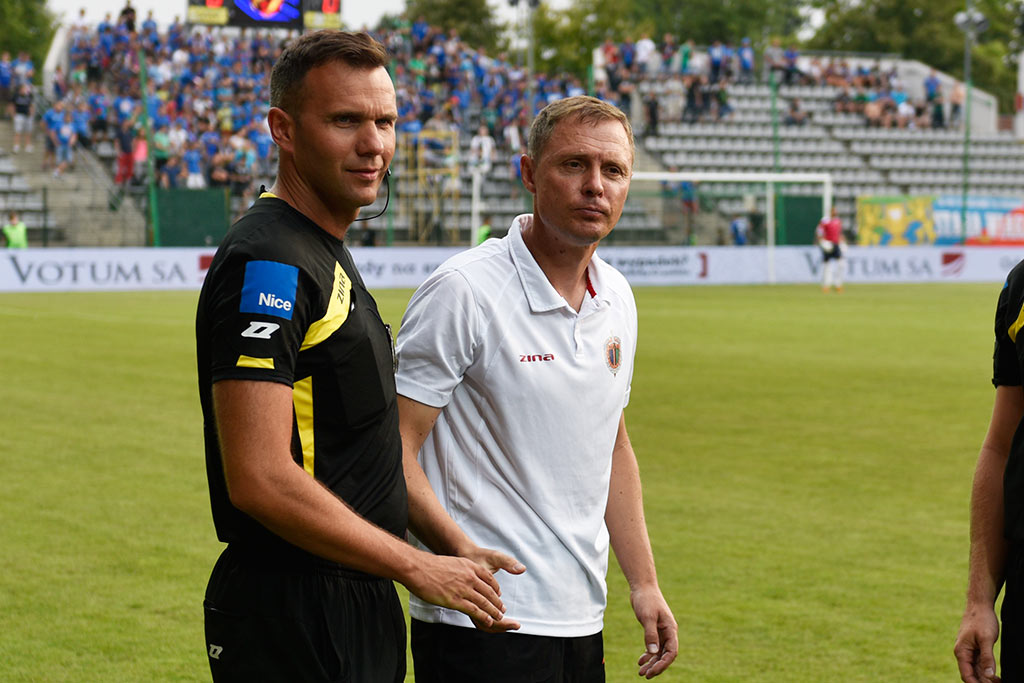 Derby dla Chrobrego. Miedź słaba i bezradna
