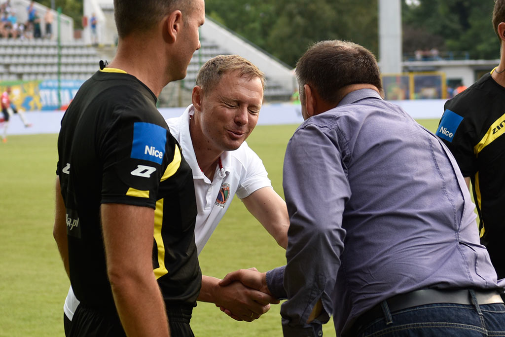 Derby dla Chrobrego. Miedź słaba i bezradna
