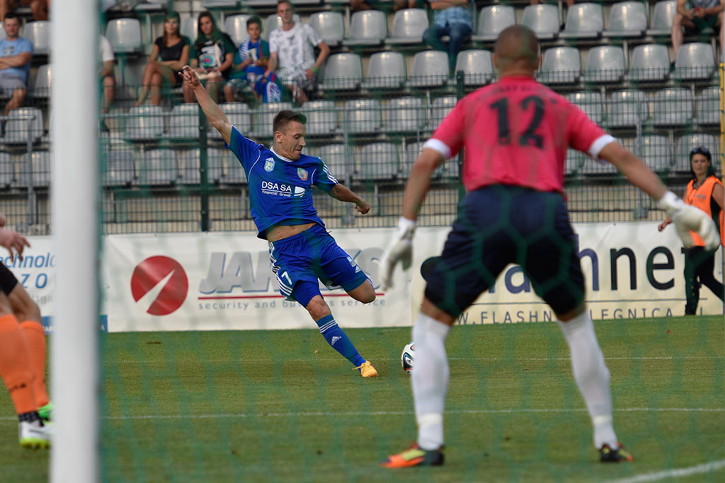 Derby dla Chrobrego. Miedź słaba i bezradna
