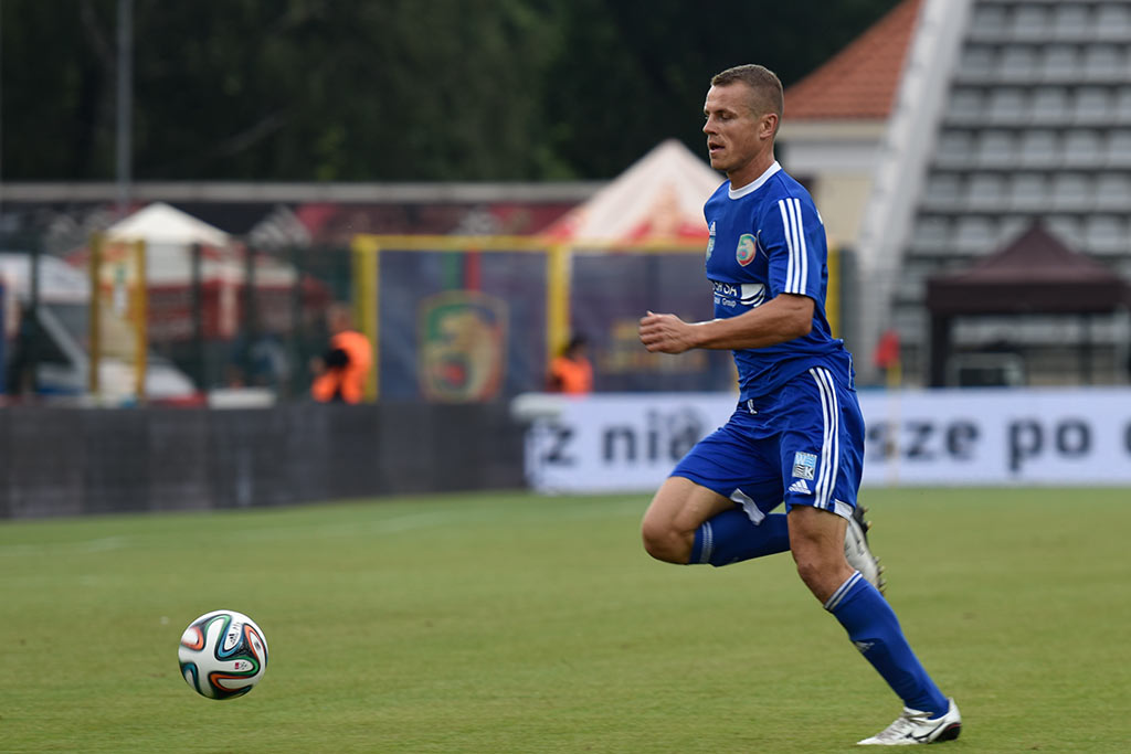 Derby dla Chrobrego. Miedź słaba i bezradna
