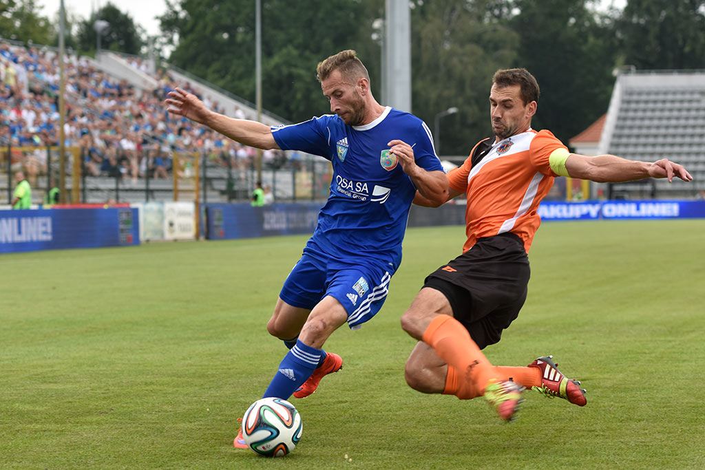 Derby dla Chrobrego. Miedź słaba i bezradna
