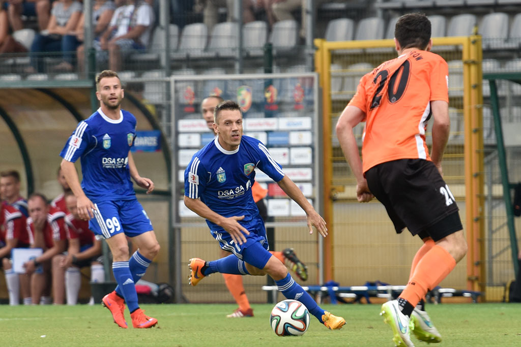Derby dla Chrobrego. Miedź słaba i bezradna
