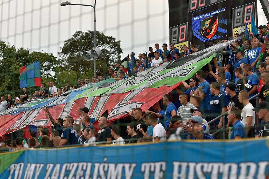 Derby dla Chrobrego. Miedź słaba i bezradna
