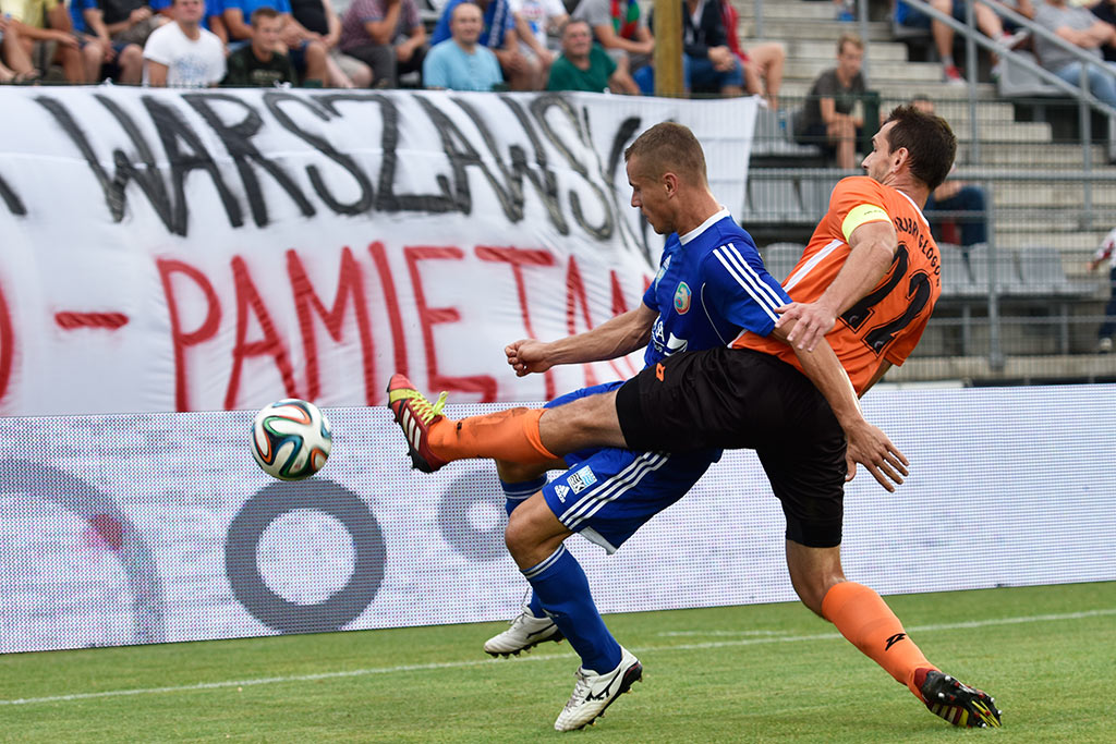 Derby dla Chrobrego. Miedź słaba i bezradna
