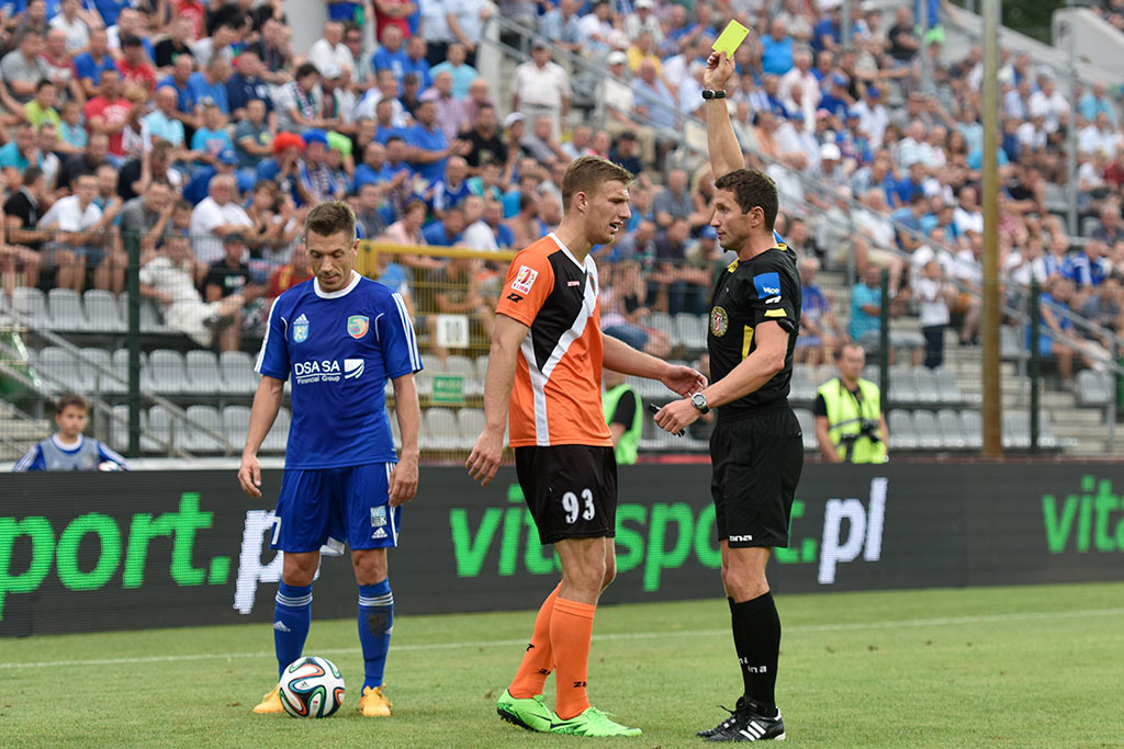 Derby dla Chrobrego. Miedź słaba i bezradna
