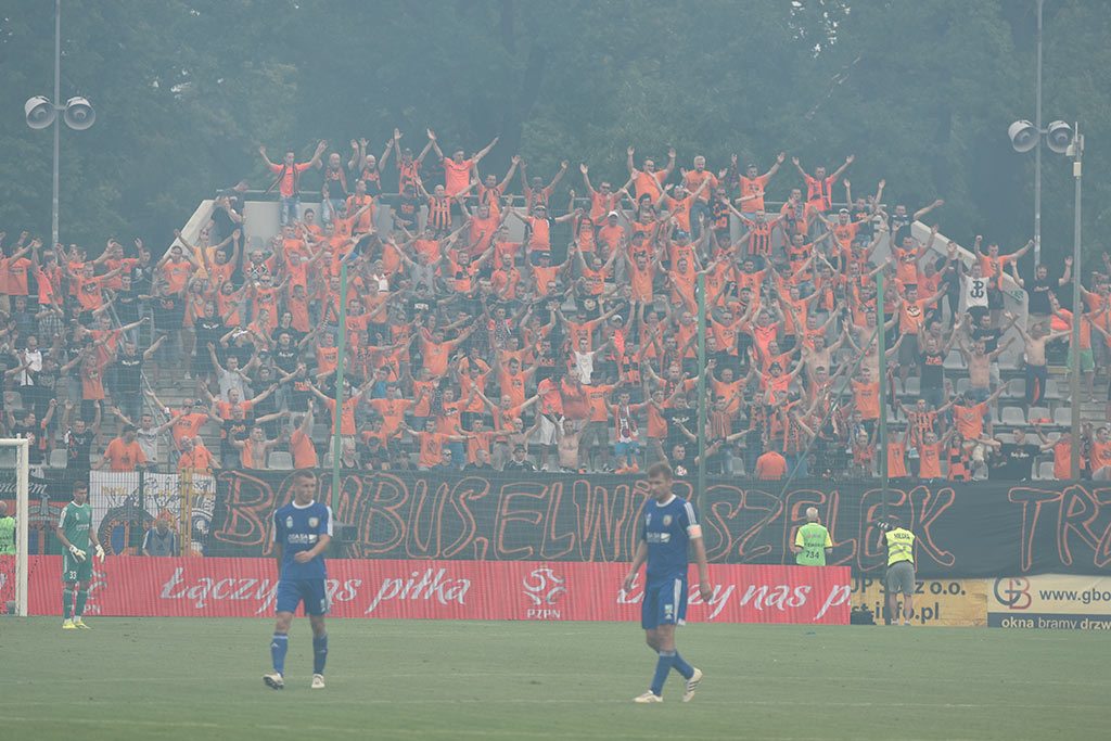 Derby dla Chrobrego. Miedź słaba i bezradna
