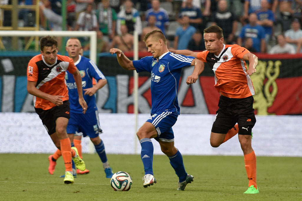 Derby dla Chrobrego. Miedź słaba i bezradna
