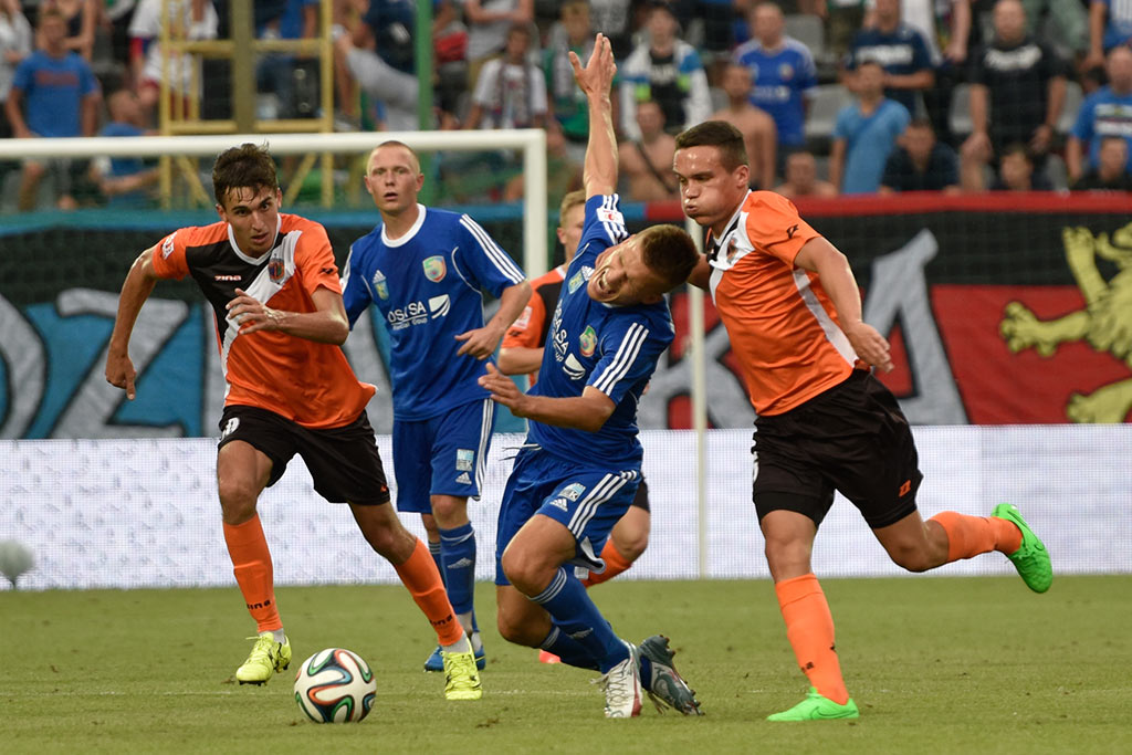 Derby dla Chrobrego. Miedź słaba i bezradna
