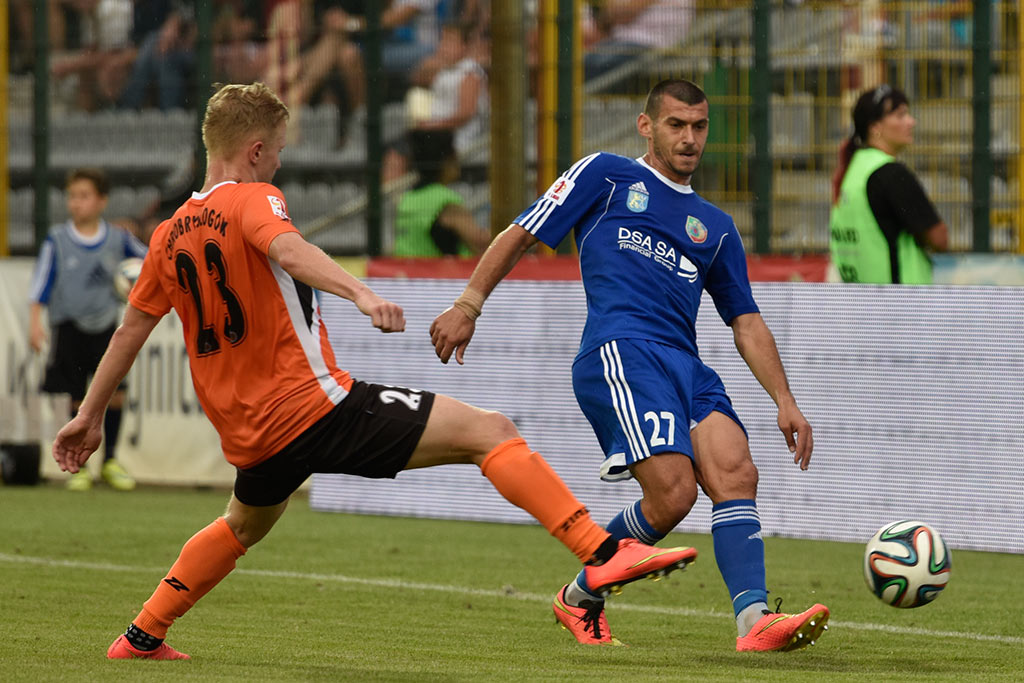 Derby dla Chrobrego. Miedź słaba i bezradna
