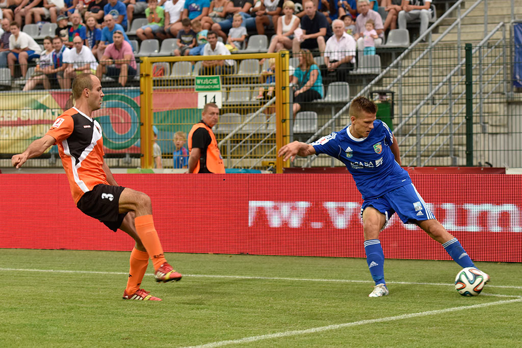 Derby dla Chrobrego. Miedź słaba i bezradna
