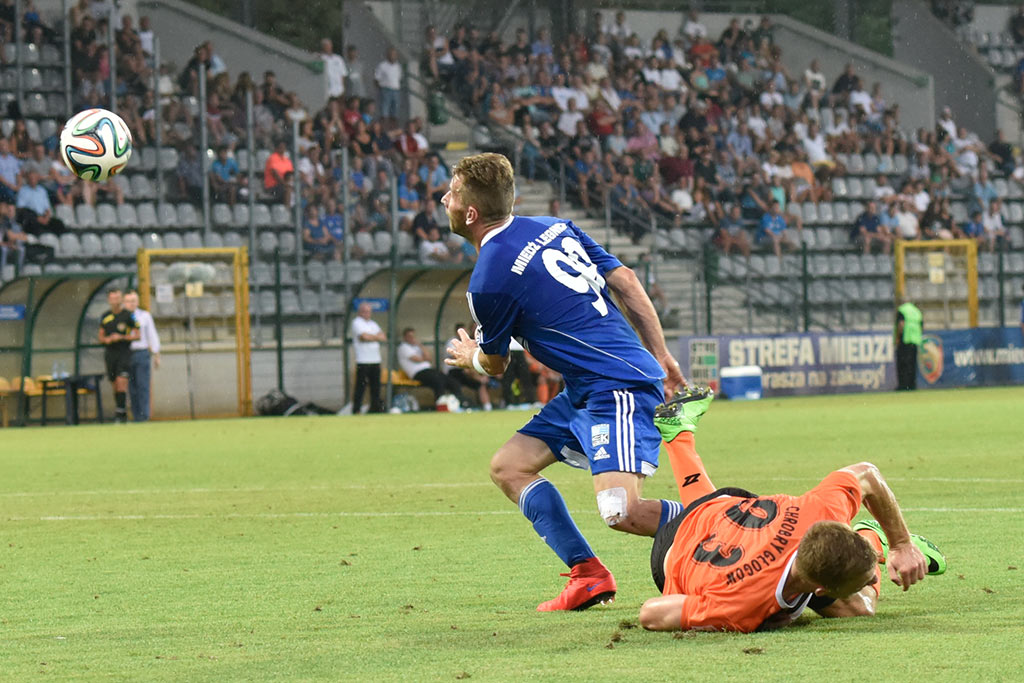 Derby dla Chrobrego. Miedź słaba i bezradna
