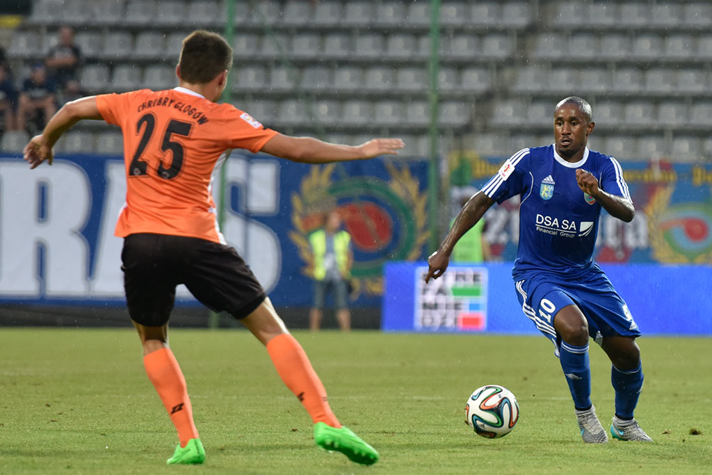 Derby dla Chrobrego. Miedź słaba i bezradna
