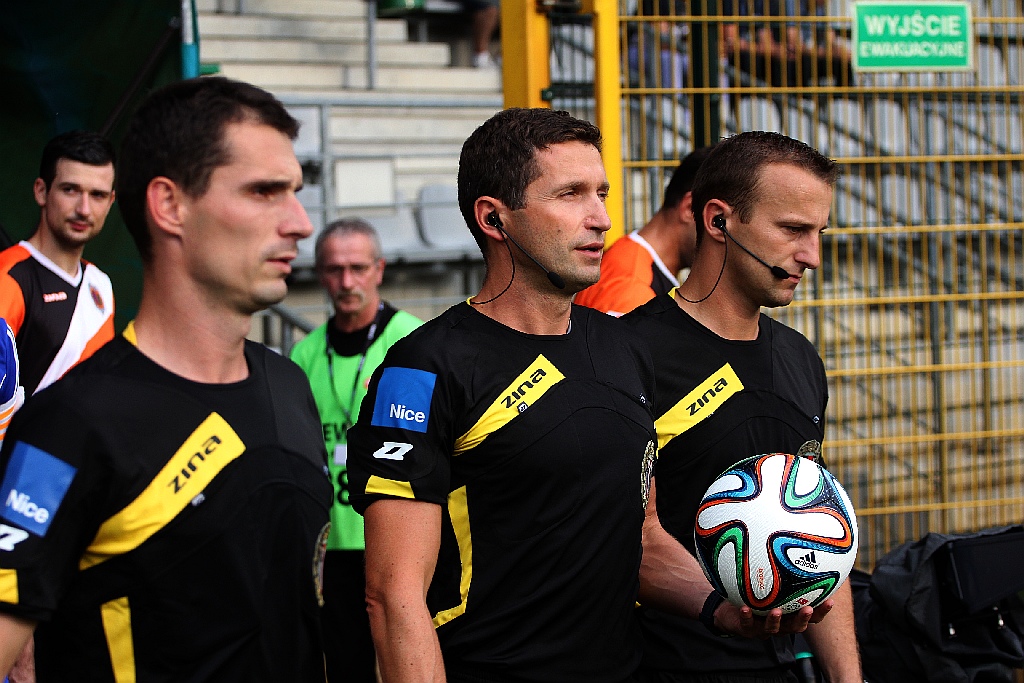 Derby dla Chrobrego. Miedź słaba i bezradna
